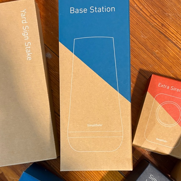 SimpliSafe Security system - Picture 6 of 6